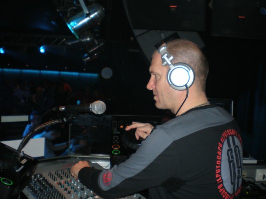 DJ -1.JPG